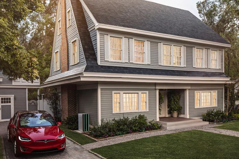 Leia mais sobre o artigo Solar Roof. Tesla anunciou telhado solar ultra-resistente com garantia infinita